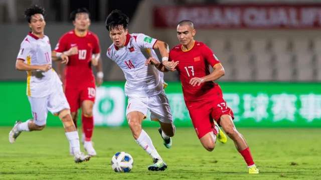战报沃特斯22分 任骏飞15+12 广东7人上双终结深圳4连胜CBA常规赛广东主场迎战深圳，广东目前排在联赛第五，上场比赛他们输给了上海，周琦继续缺阵，深圳则是最近一波4连胜排在联赛第六。
